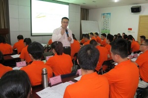 以 真 诚 表 达 尊 重 ，以 礼 仪 体 现 教 养