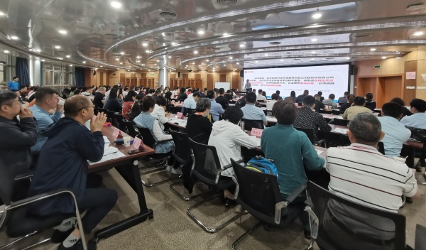 《逆势增长的十二大商业模式》